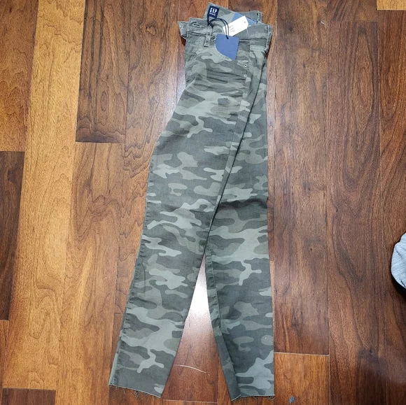 Gap camo skinny jeans - Picture 3 of 3